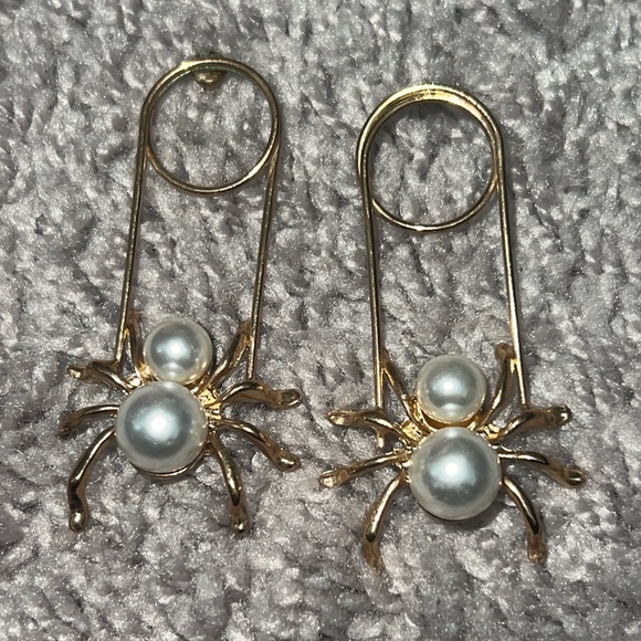 Gold Spider Pearl Earrings - Picture 1 of 3